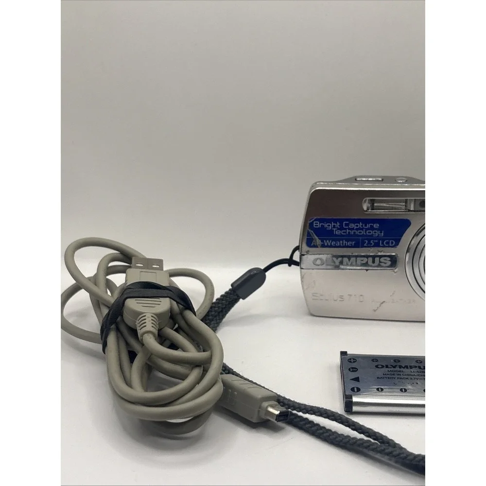 Olympus Stylus Digital Camera 710 7.1MP Camera W/Battery & Manual No Charger